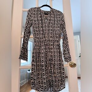 LOFT Black and White Geometric Long Sleeve Dress